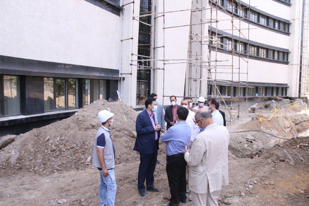 IMG 20200725 175742 876 | گزارش تصویری| بازدید فرماندار ری از بخش جراحی بیمارستان جدید 320 تختخوابی فیروزآبادی 90 درصد پیشرفت فیزیکی/ 300 نفر در حال تکمیل این بیمارستان هستند