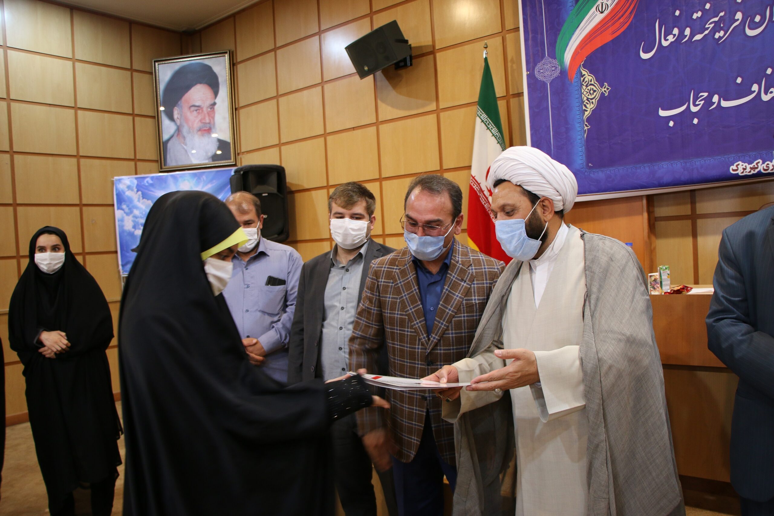 گزارش تصویری| تجلیل از بانوان فرهیخته و فعال در ترویج فرهنگ عفاف و حجاب در بخش کهریزک