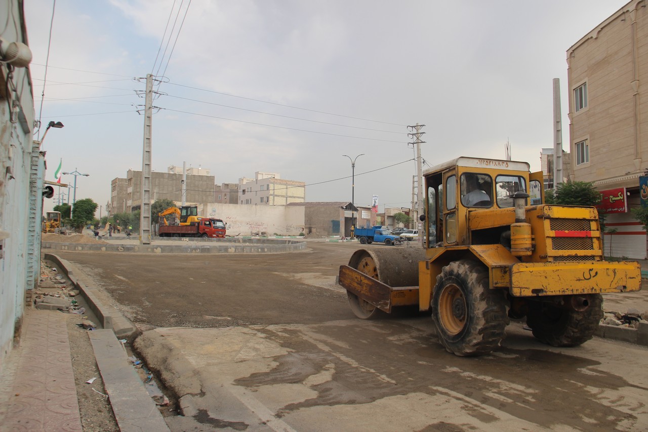 IMG 7054 | آغاز عملیات اجرایی زیرسازی و بهسازی میدان شهدا در روستای قمصر