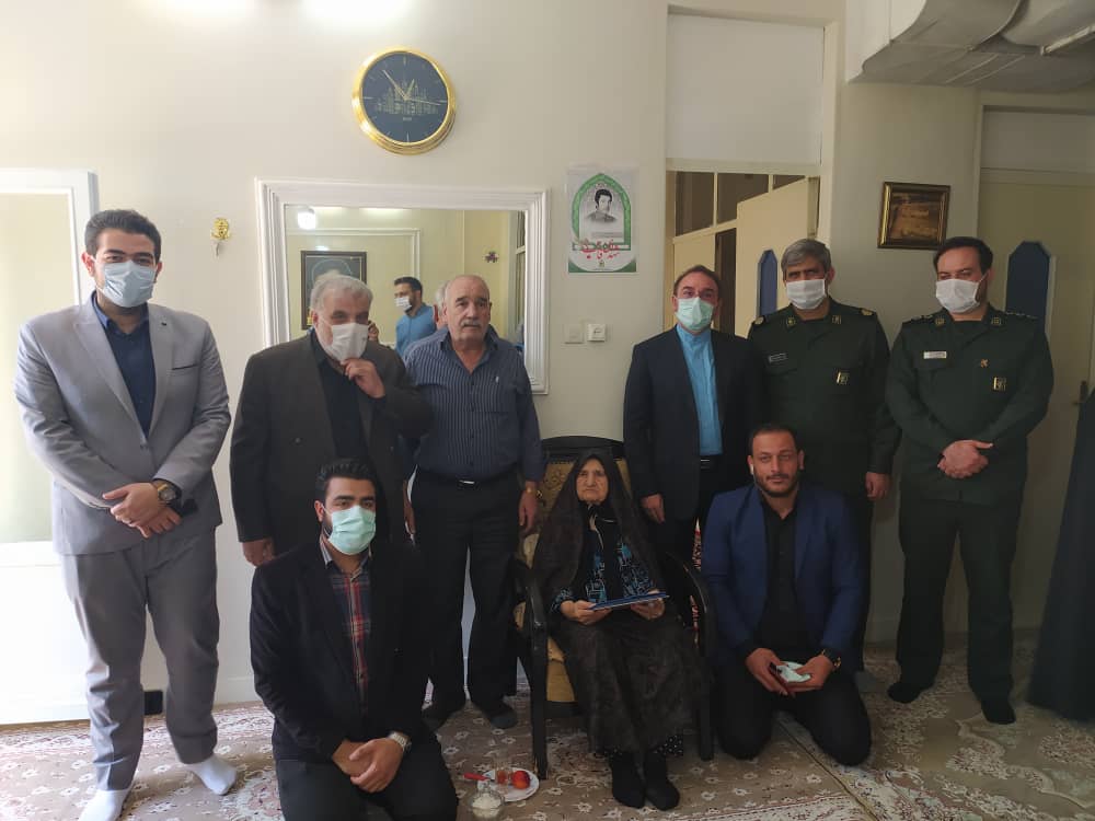 IMG 20200921 WA0016 | گزارش تصویری| گرامیداشت هفته دفاع مقدس و دیدار با خانواده شهدا در بخش کهریزک