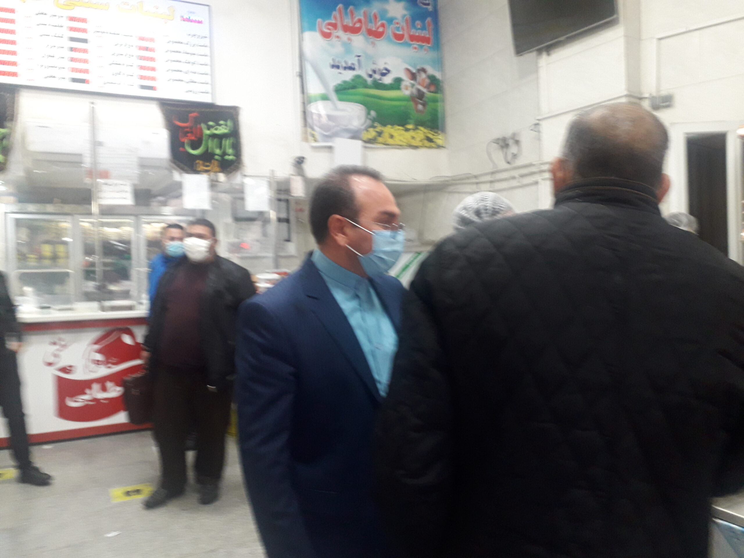 گزارش تصویری۲| گشت مشترک بازرسان شهرستان ری و بخشداری کهریزک از واحدهای صنفی بخش کهریزک