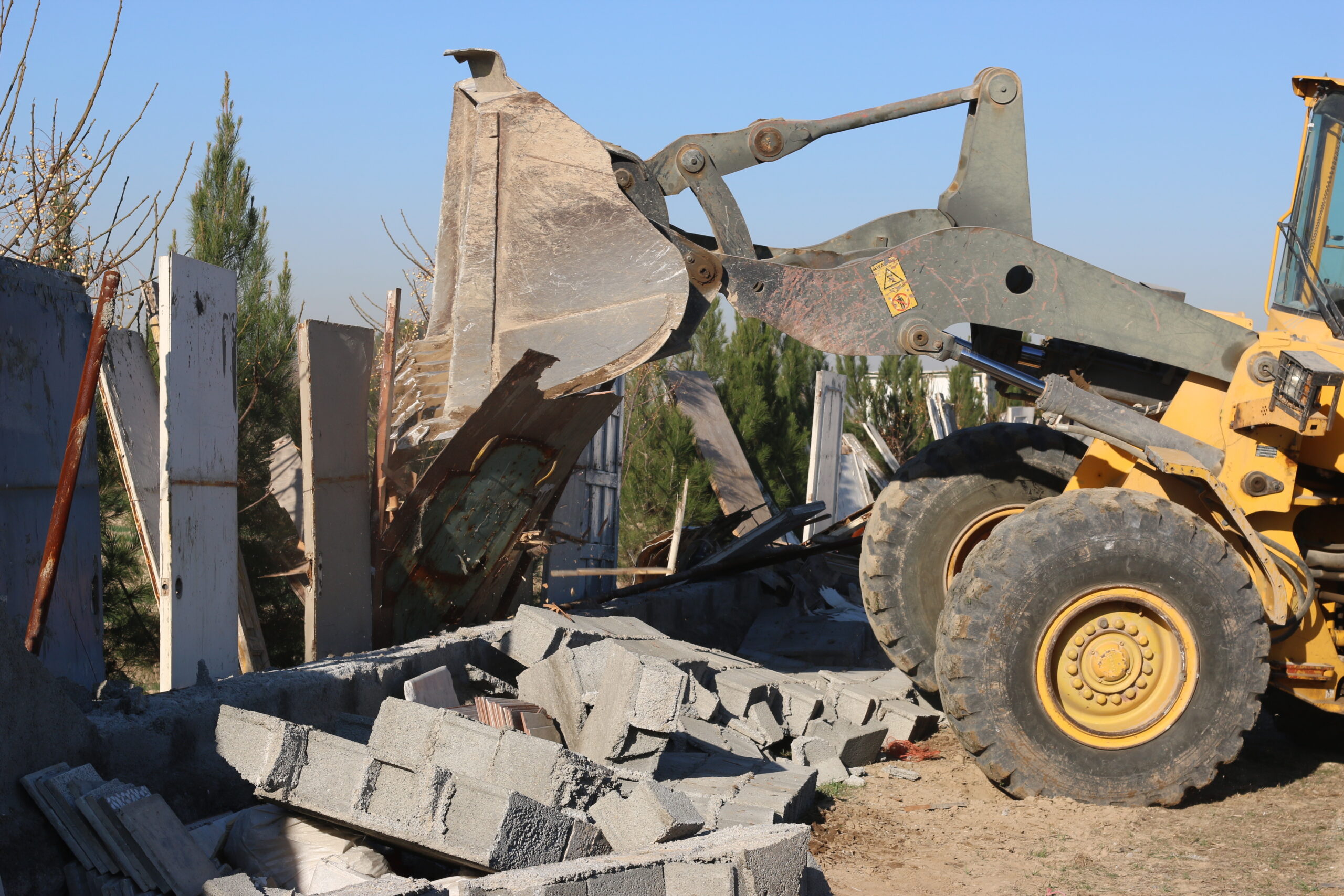 IMG 8340 scaled | گزارش تصویری 1| تخریب 51 مورد ساخت و ساز غیرمجاز در روستای درسن‌آباد