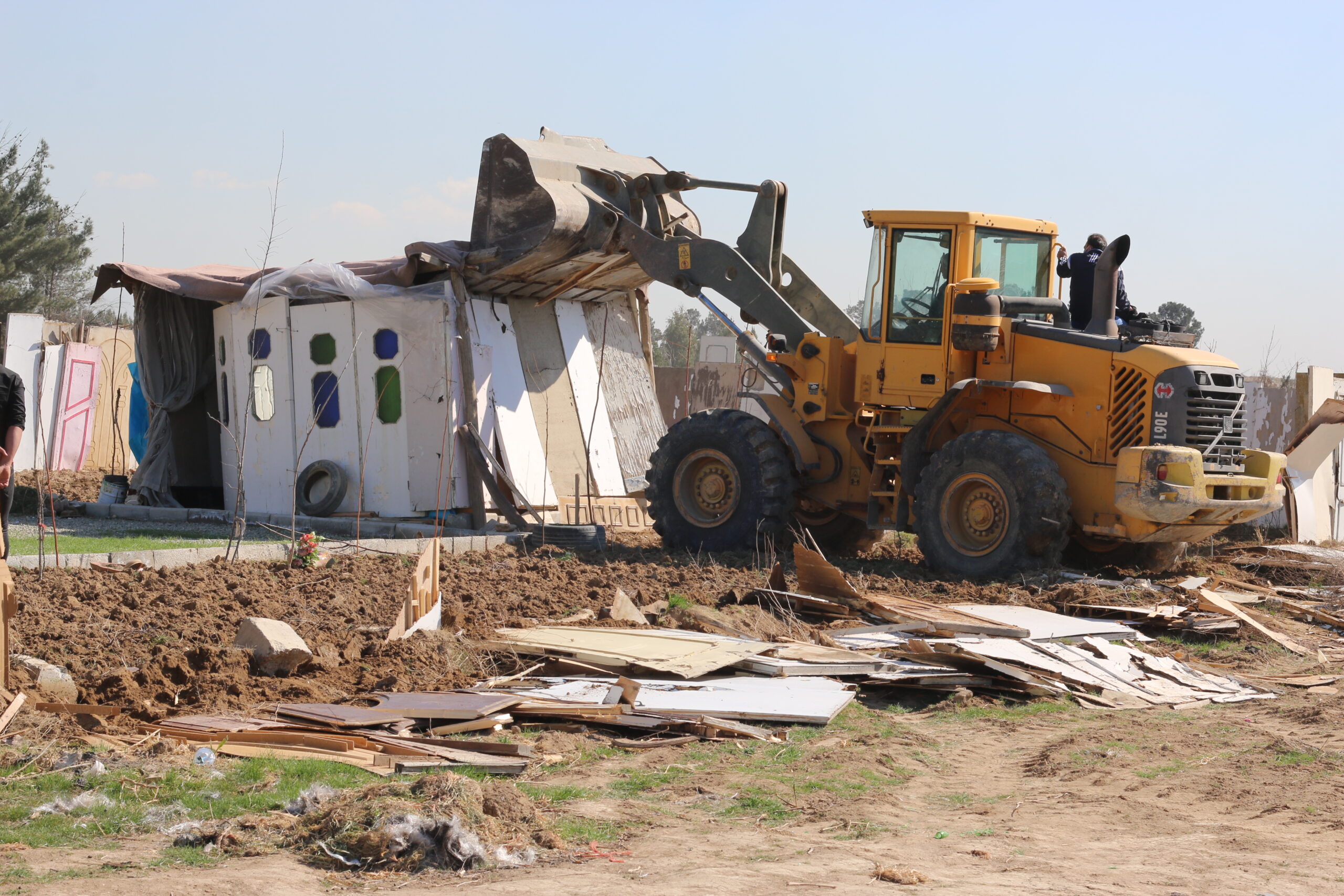 IMG 8631 scaled | گزارش تصویری 2| تخریب 51 مورد ساخت و ساز غیرمجاز در روستای درسن‌آباد