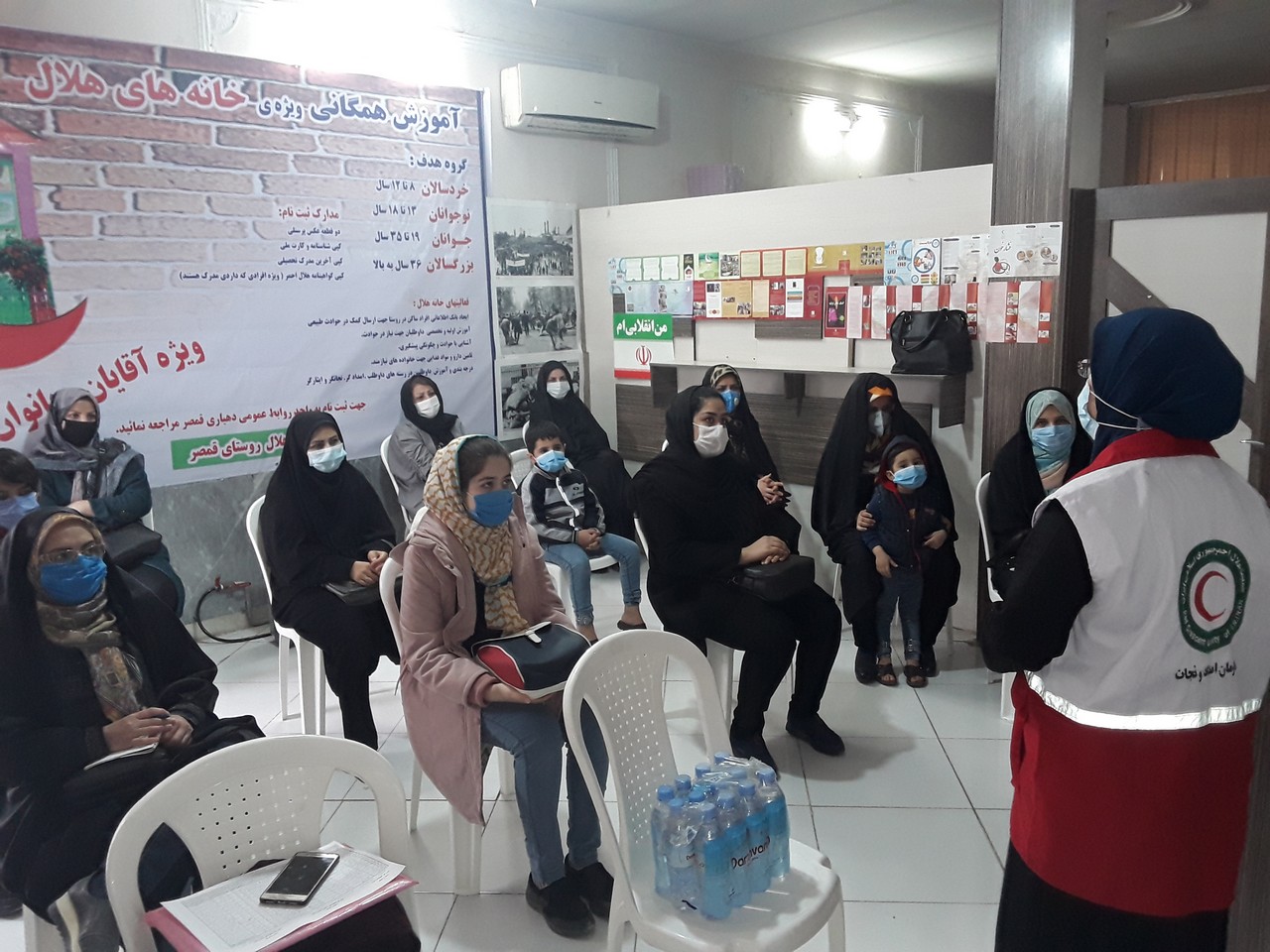 آموزش همگانی ویژه خانه های هلال در روستای قمصر برگزار شد