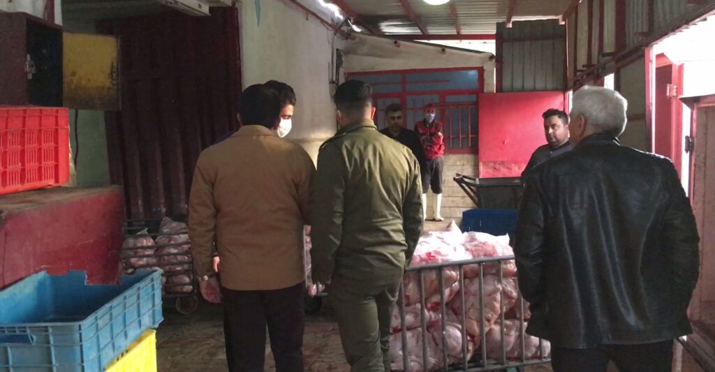 5 1 | ۲۴۰۰ کیلو مرغ قطعه بندی شده در باقرشهر کشف و ضبط شد