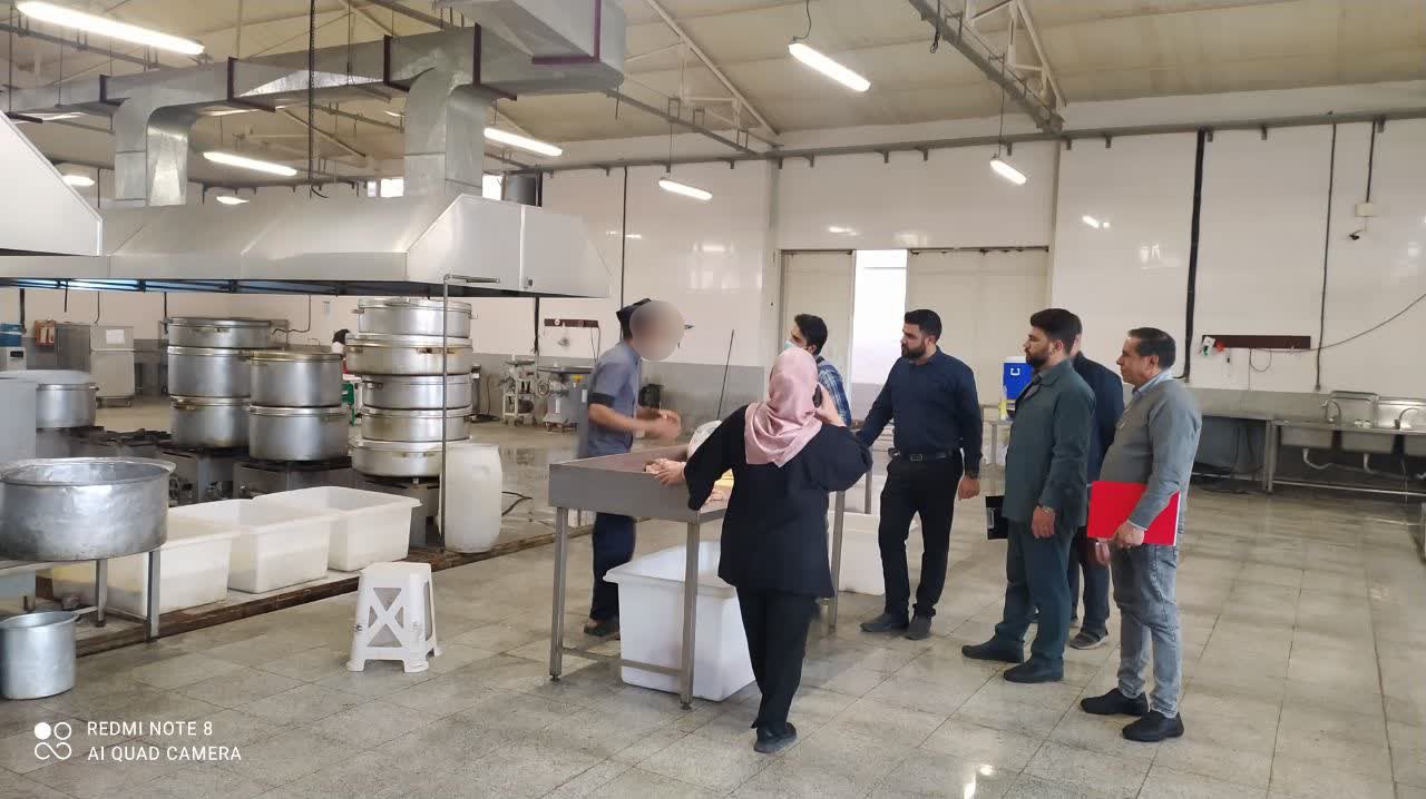 بازدید سرزده بازرسان بخشداری کهریزک از رستوران ها و تالارهای پذیرایی