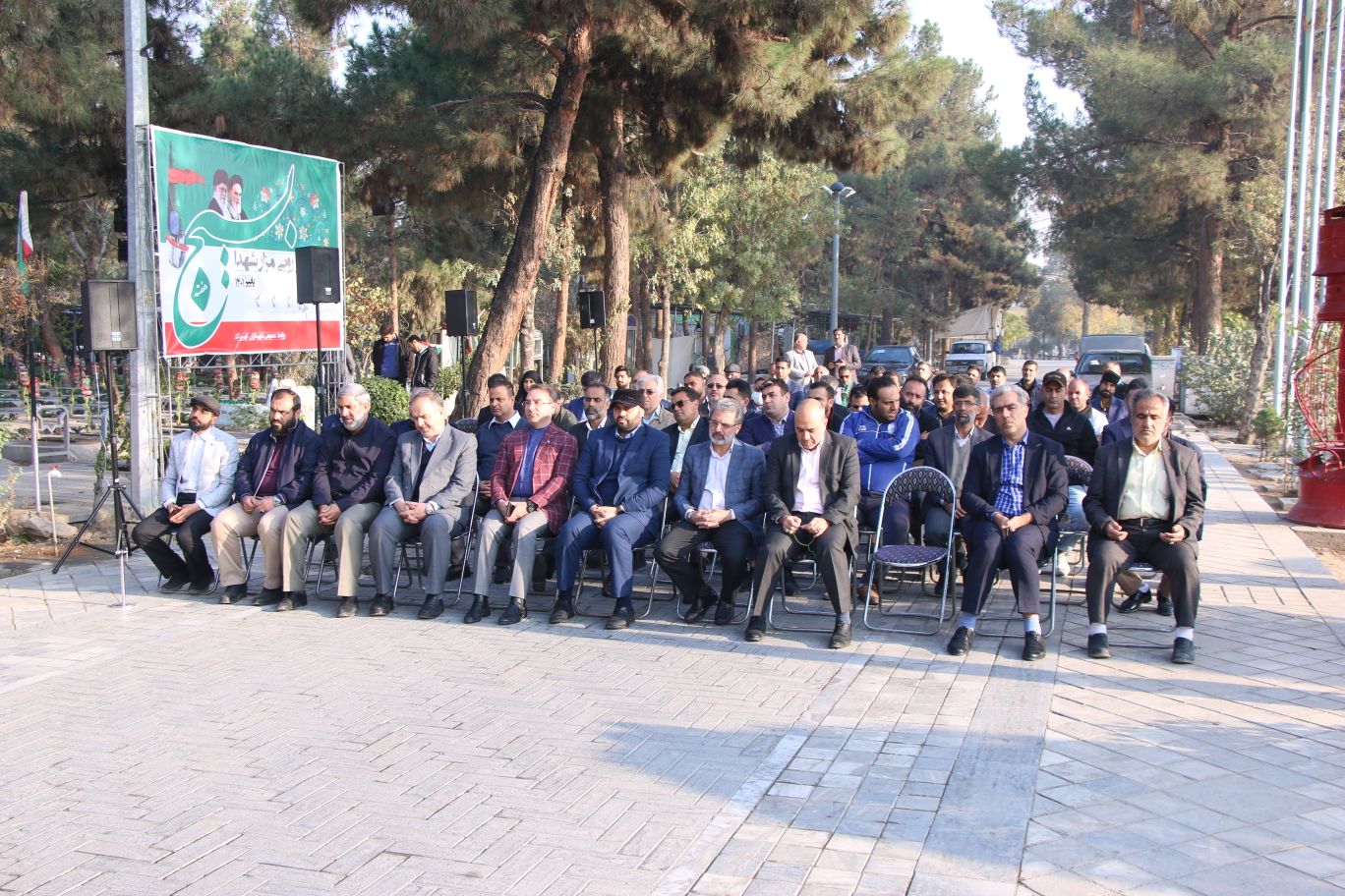 آئین عطرافشانی و غبارروبی مزار شهدا با حضور مسئولین ارشد شهرستان ری