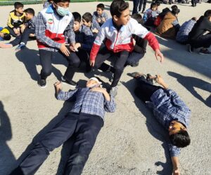 ۲۰۲۲۱۱۲۹ ۱۰۵۷۲۹ compress13 | مانور زلزله در مدارس باقرشهر و کهریزک برگزار شد
